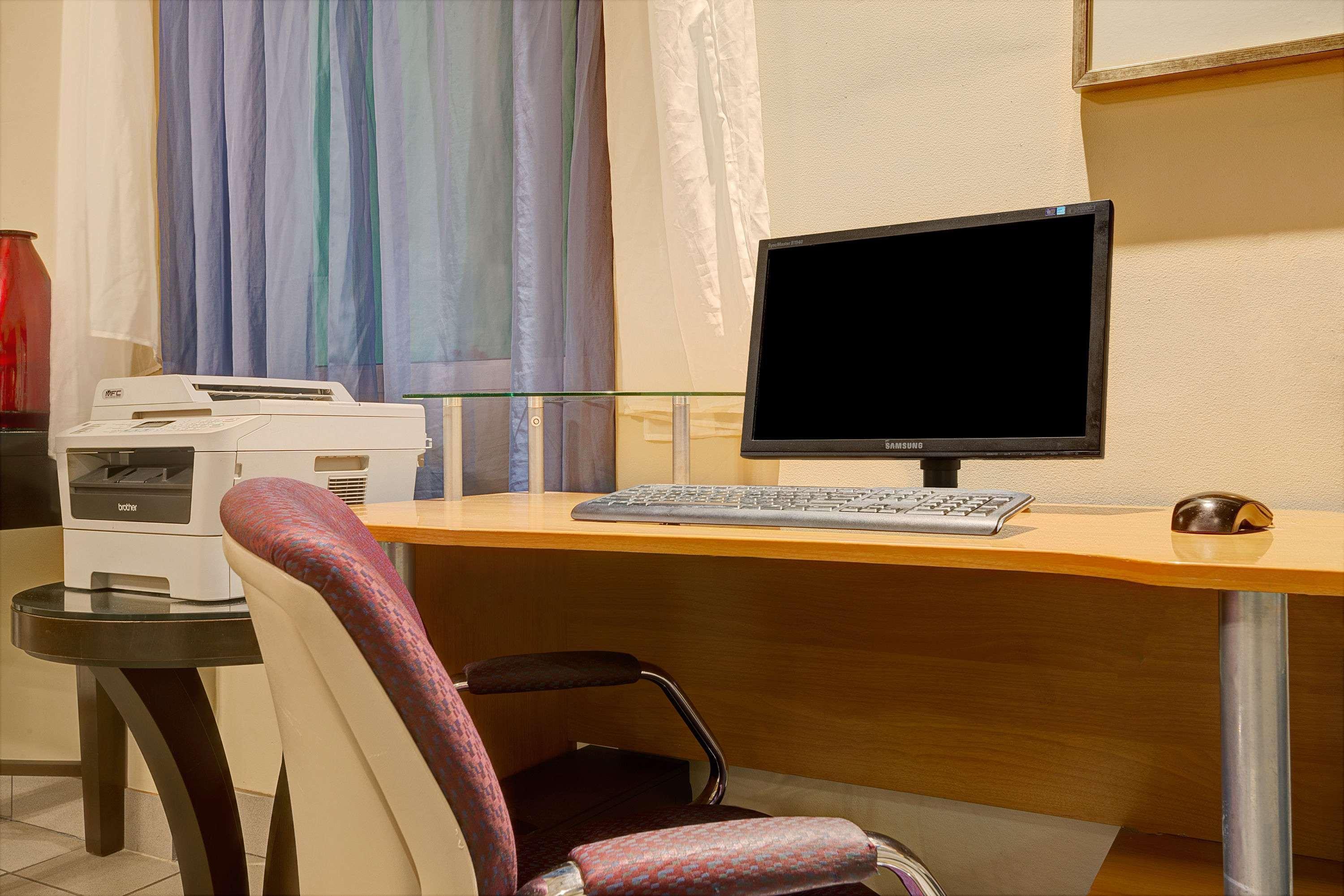 Days Inn By Wyndham Southington Esterno foto