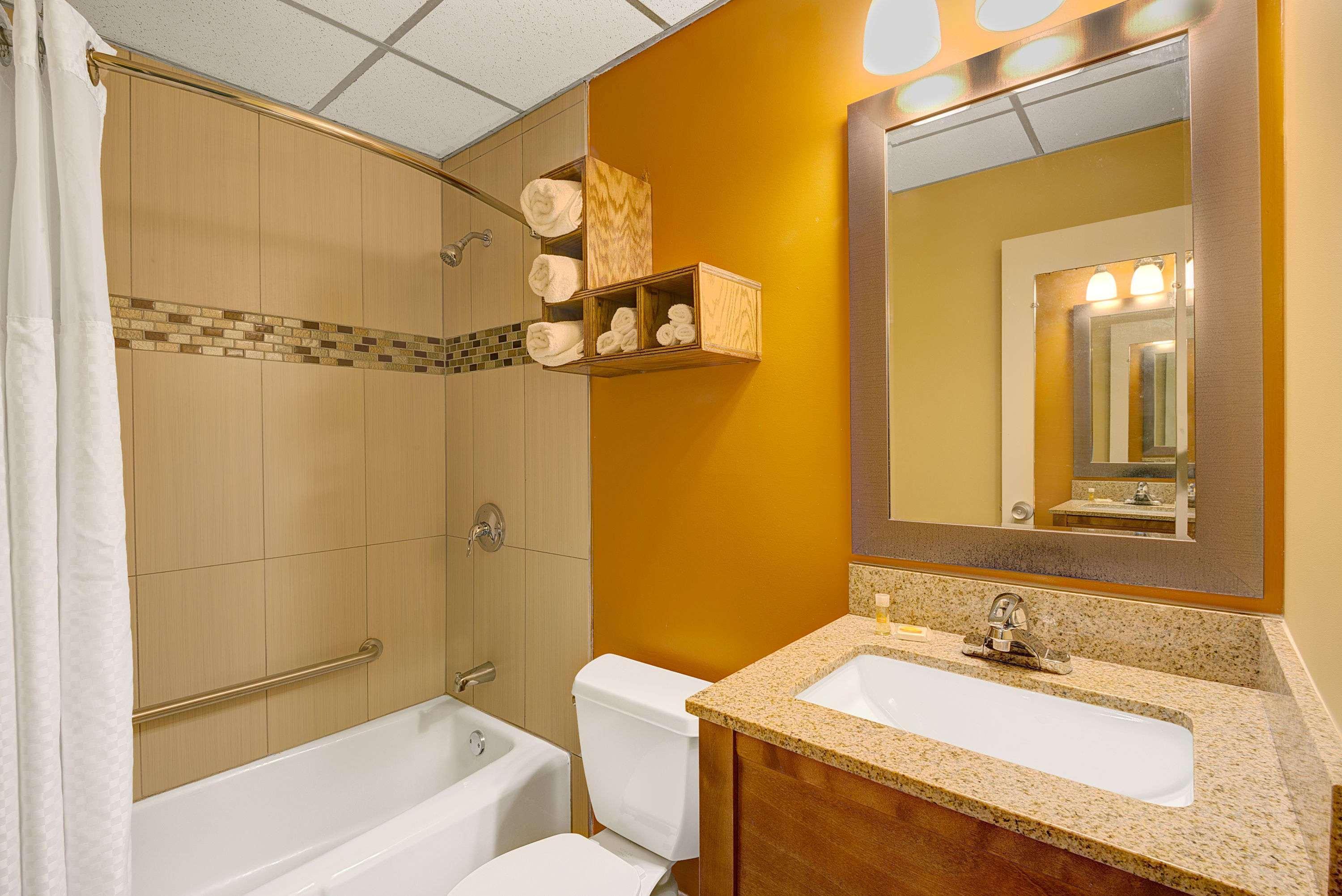 Days Inn By Wyndham Southington Esterno foto