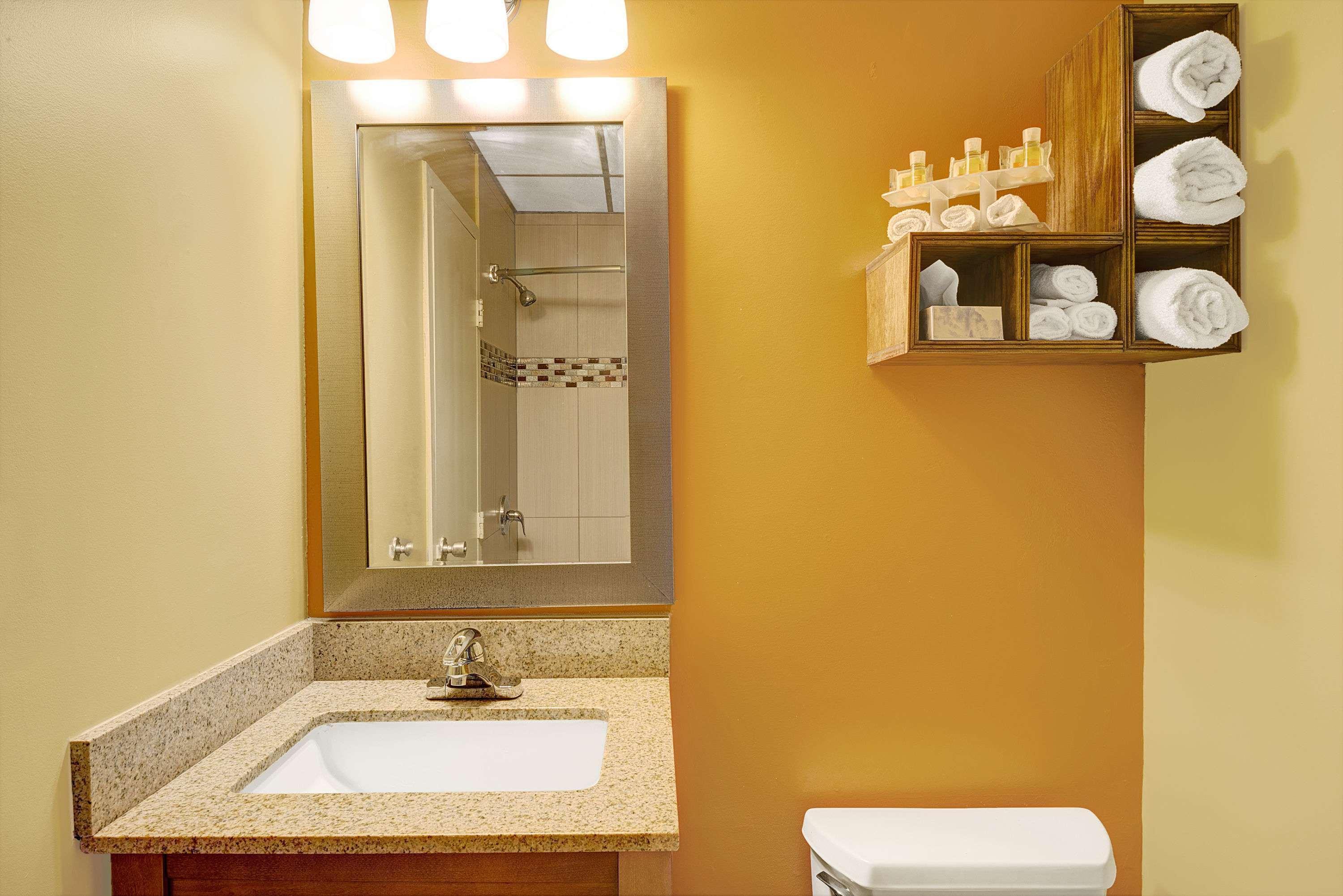 Days Inn By Wyndham Southington Esterno foto