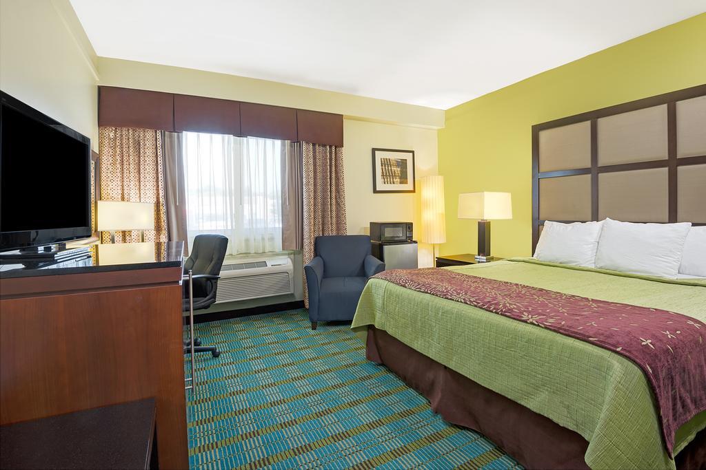 Days Inn By Wyndham Southington Esterno foto