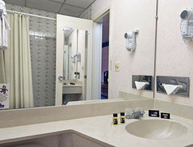 Days Inn By Wyndham Southington Esterno foto